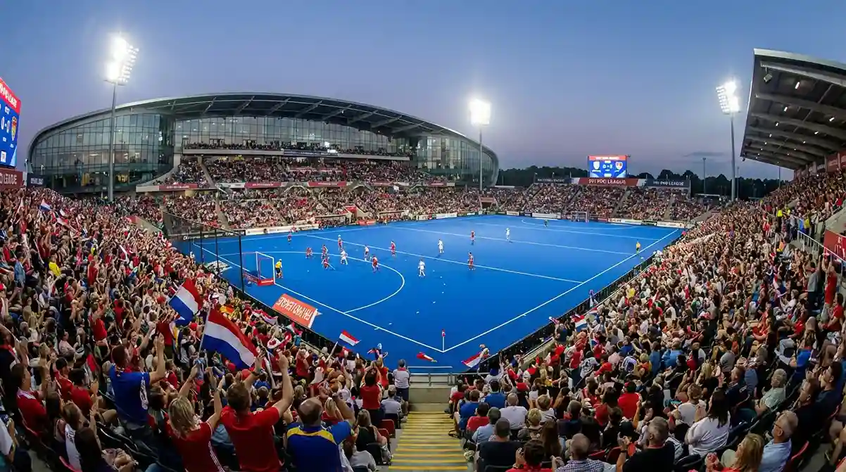 Uitverkocht hockeystadion tijdens een Pro League wedstrijd