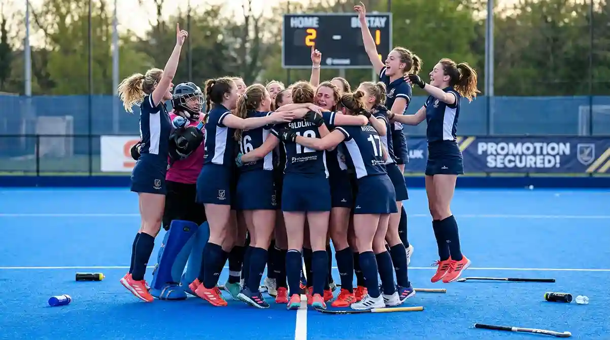 Hockeyteam viert promotie naar de Hoofdklasse